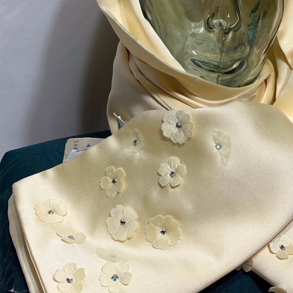 Anne Stanley Saks Fifth Ave Extra Long Scarf - Picture 2 of 5